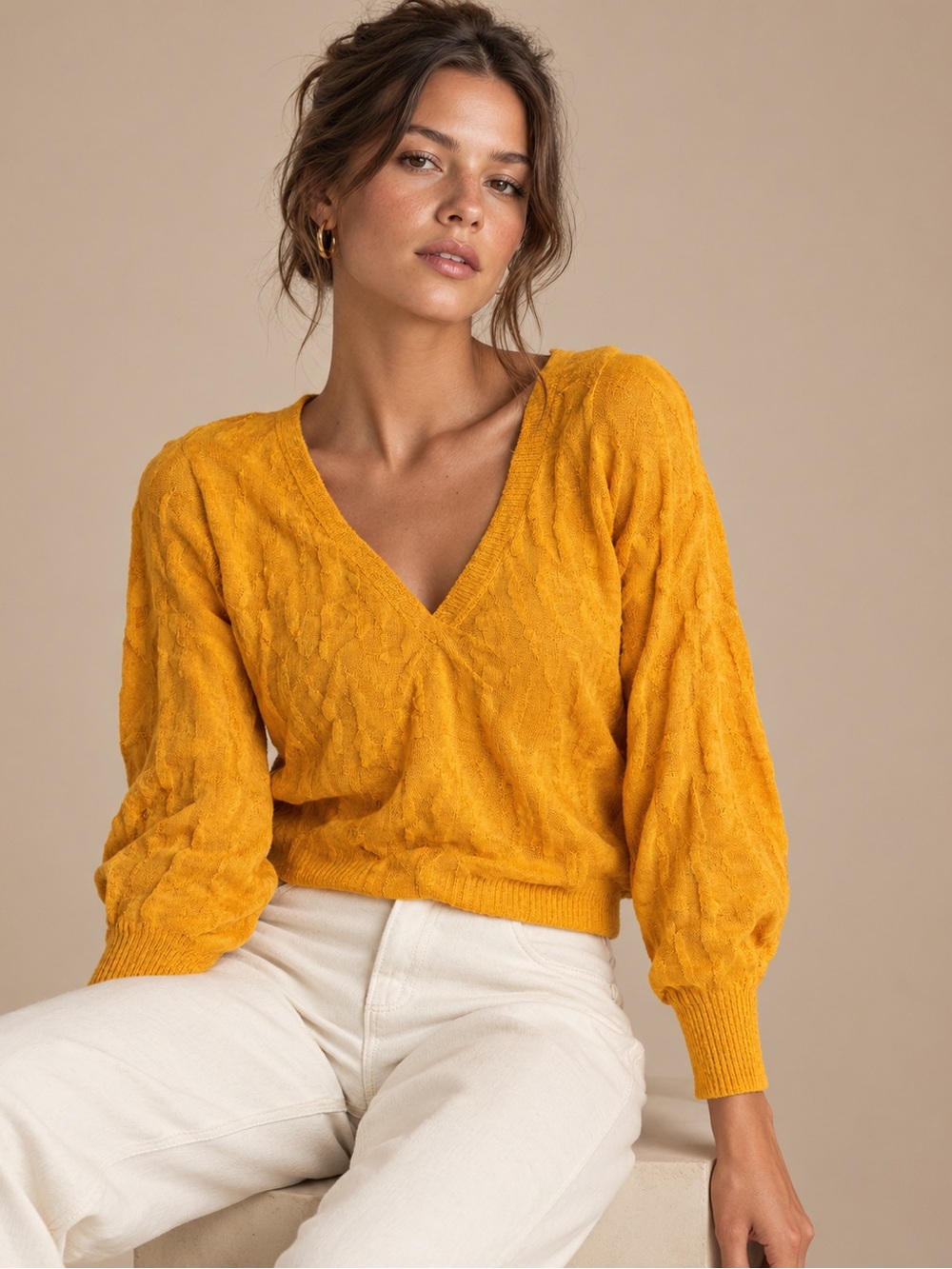 American Vintage A.M. Vintage Golden Yellow V-Neck Sweater L